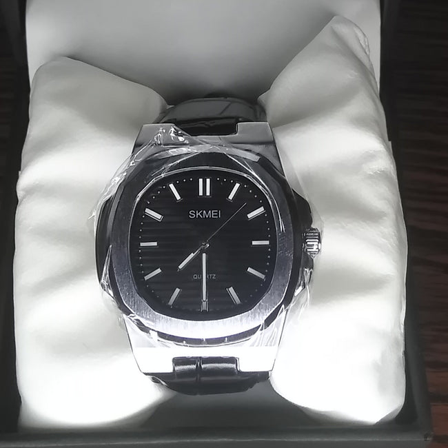 SKMEI Silver Edition – Black Dial Leather Strap Watch